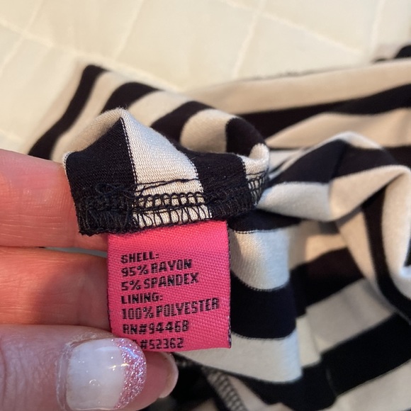 Betsey Johnson bow front striped dress  size 10 - adorable- worn once - Picture 6 of 6